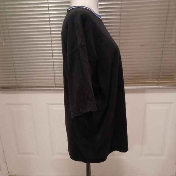 4/$40 Black Tee - Size Large - Picture 2 of 6